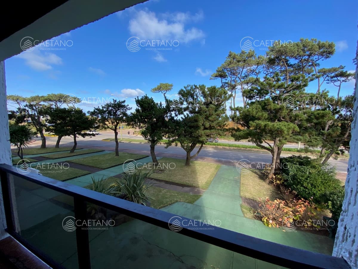 VENTA APARTAMENTO 3 DORMITORIOS , 2 BAÑOS , DORMITORIO Y BAÑO SERVICIO — foto 3