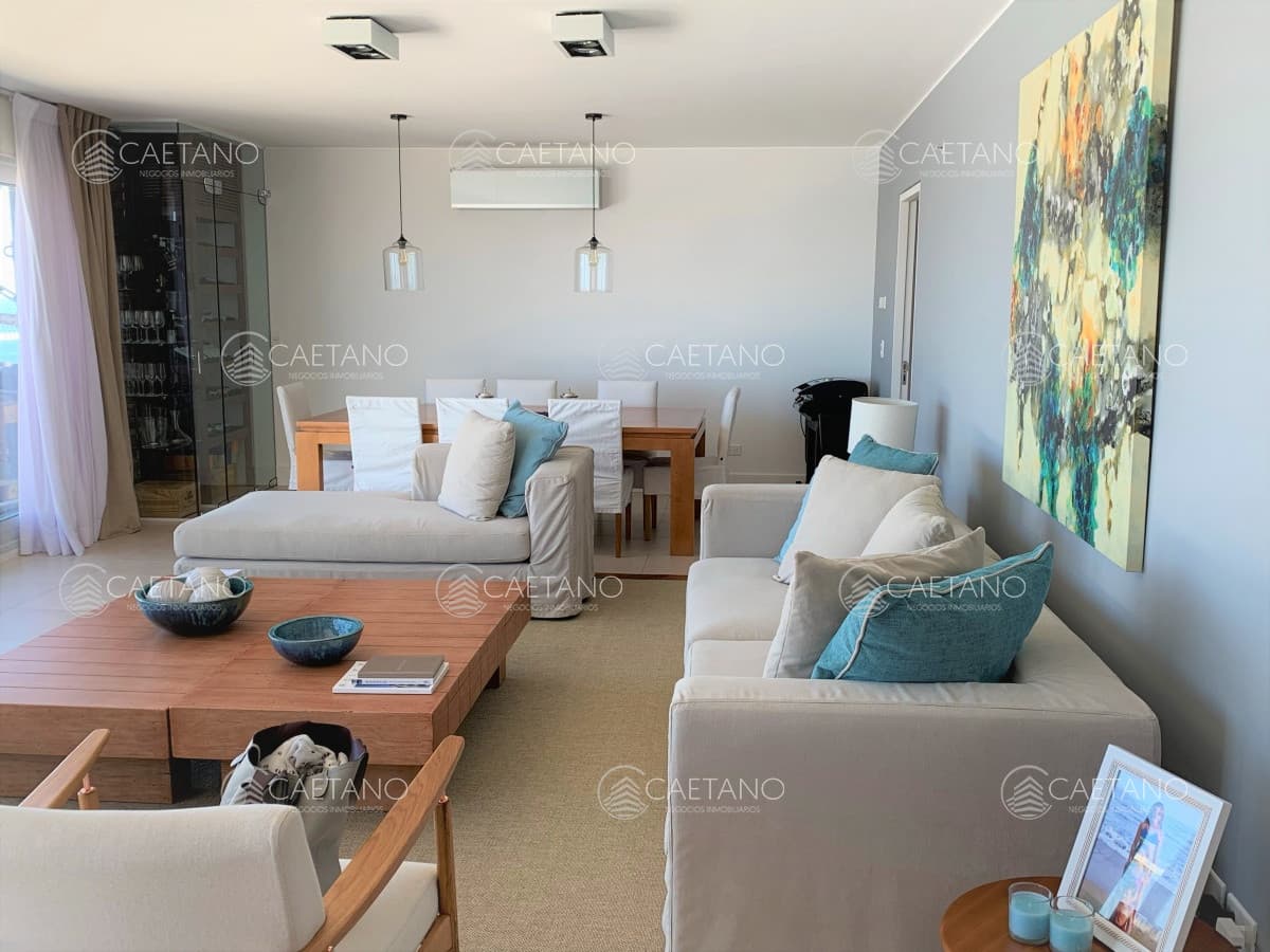 APARTAMENTO PENTHOUSE, 4 DORMITORIOS Y DEPENDENCIA, BRAVA, PUNTA DEL ESTE, VENTA — foto 2