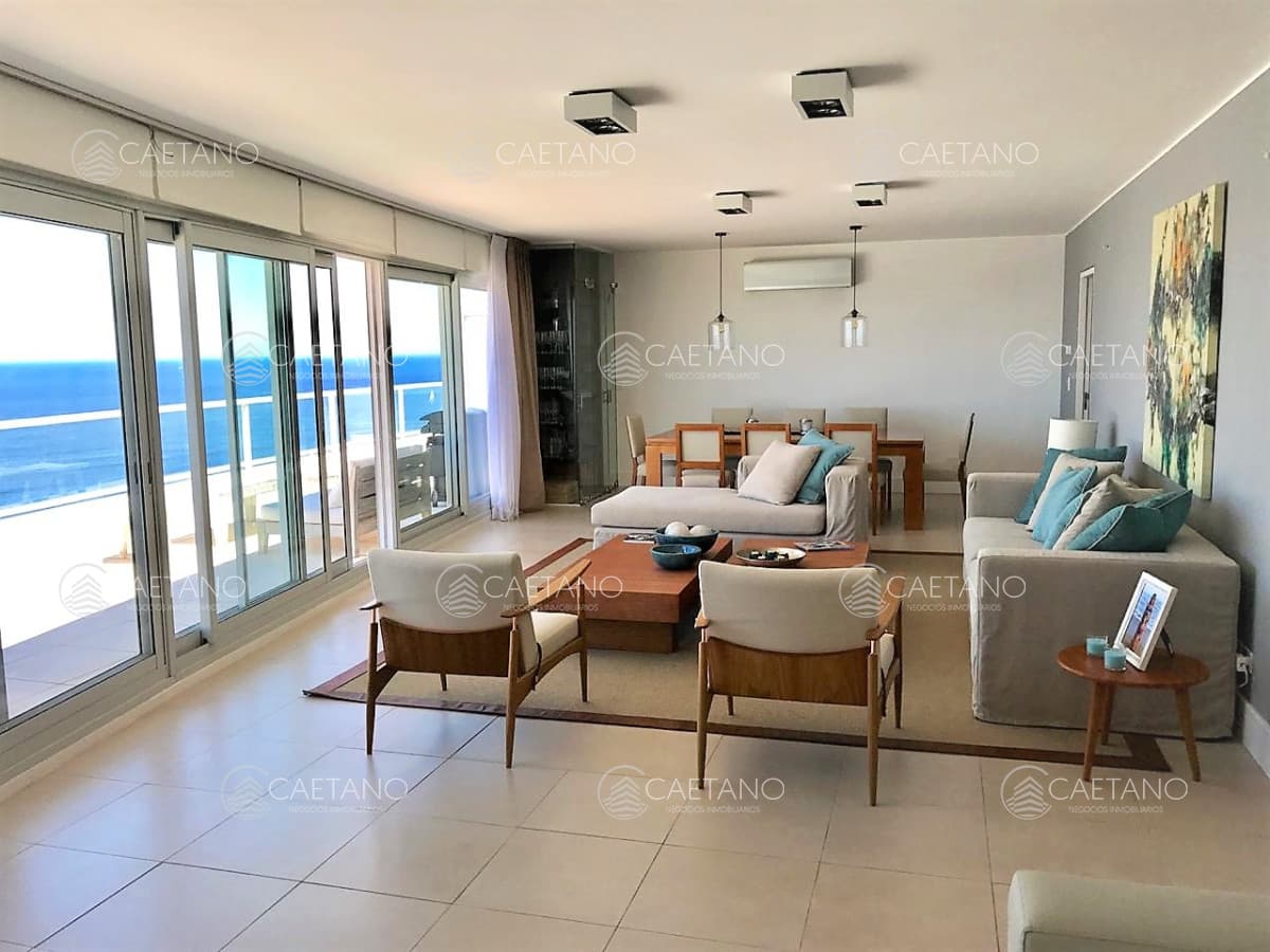APARTAMENTO PENTHOUSE, 4 DORMITORIOS Y DEPENDENCIA, BRAVA, PUNTA DEL ESTE, VENTA