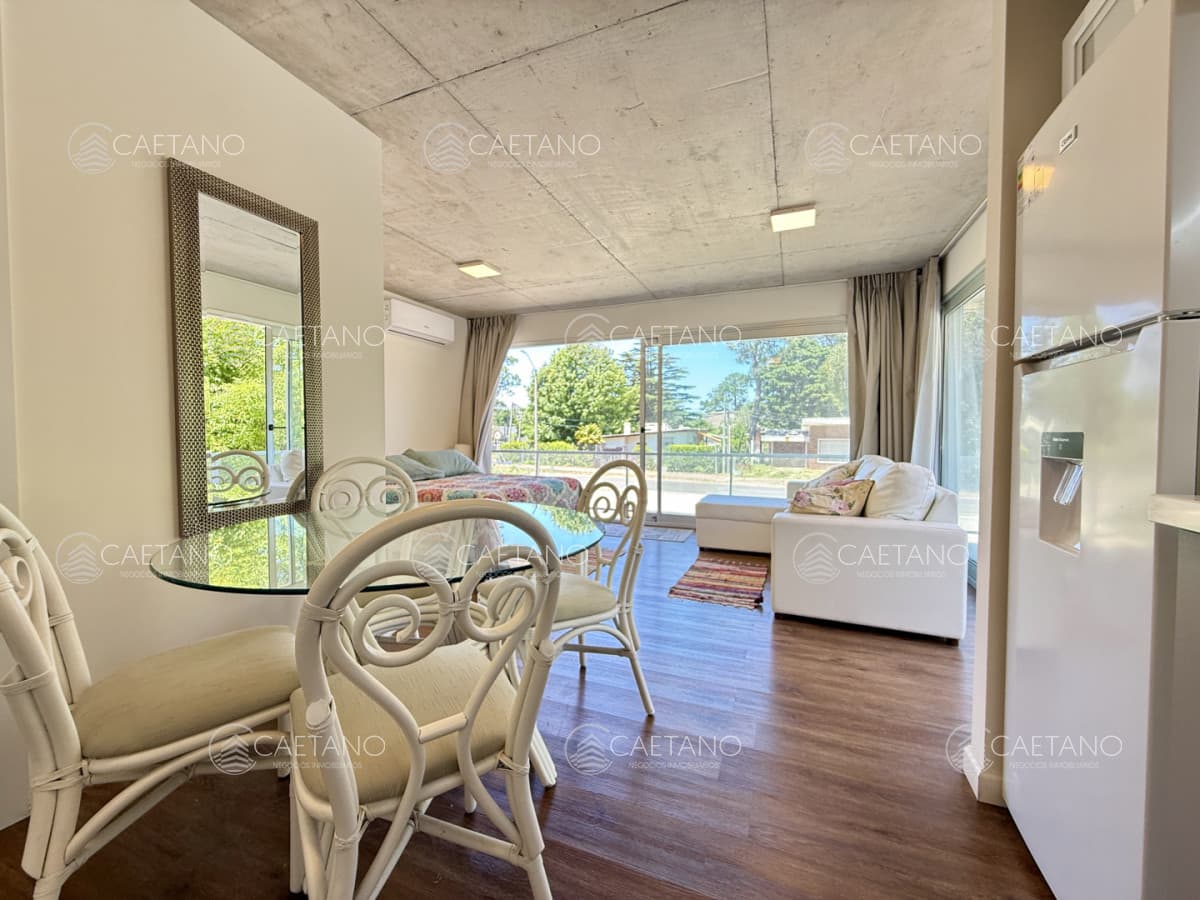 Apartamento en venta  Edificio Pinheiros  Pinares, Parada 25 — foto 2