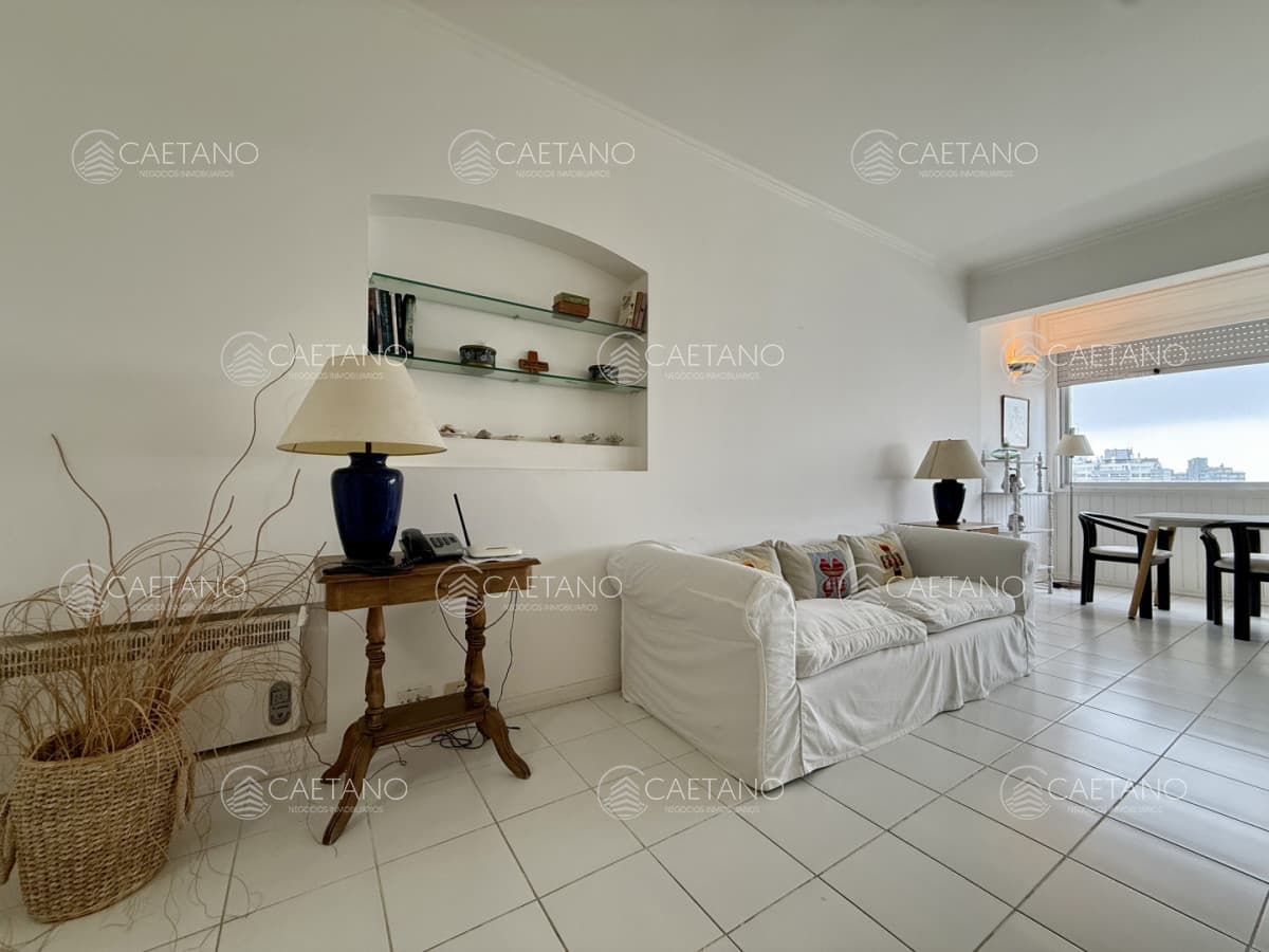Apartamento en venta en Vanguardia Piso 12  hacia Playa Brava — foto 3