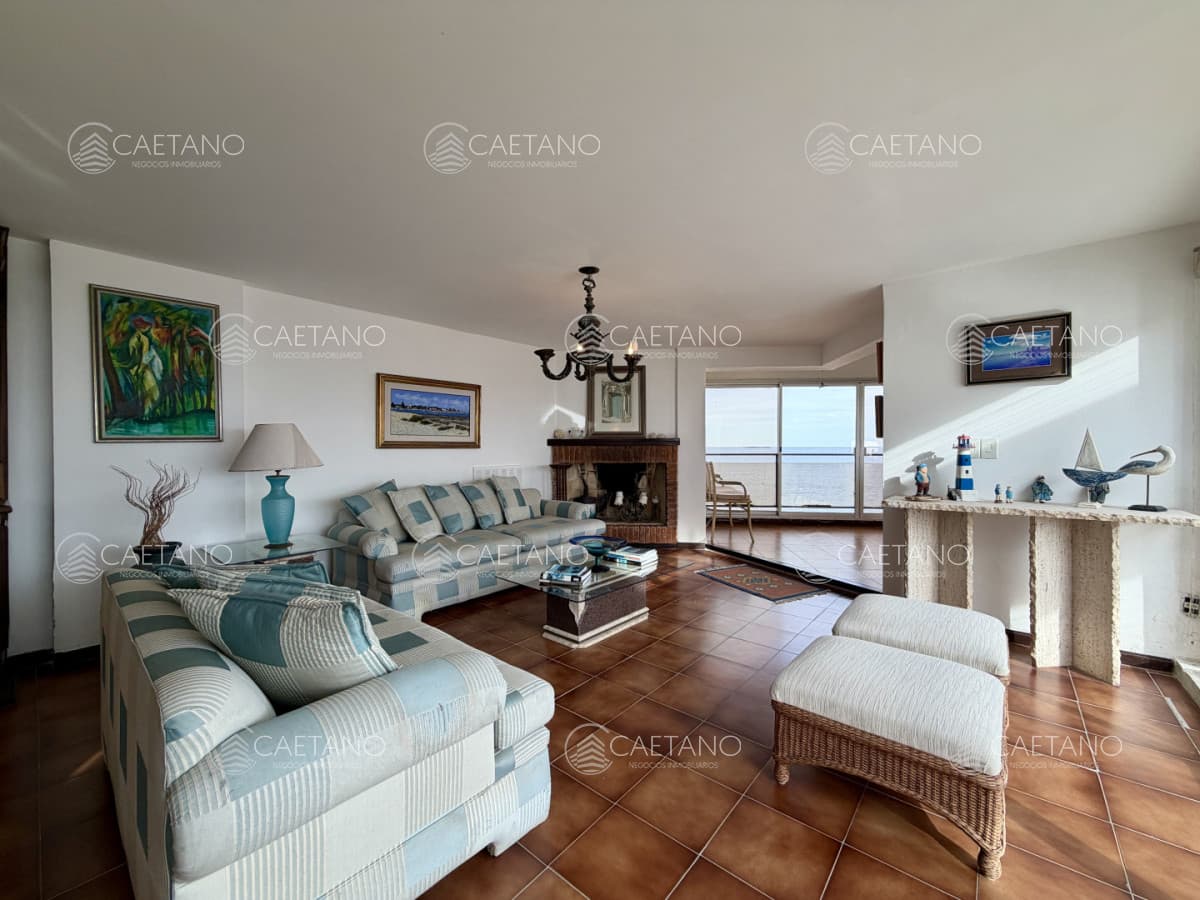Venta apartamento 4 dormitorios. Playa brava, Punta del Este