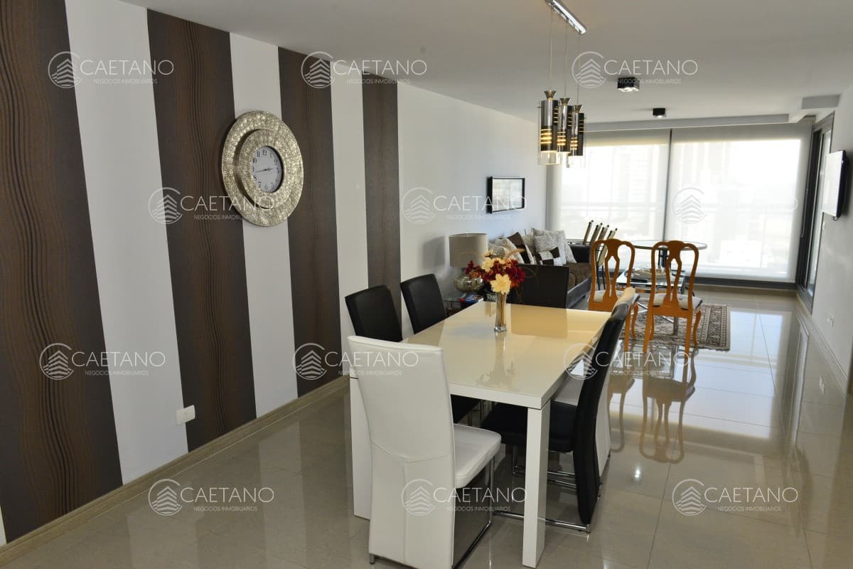 Venta apartamento 2 dormitorios Aidy Grill, Punta del Este.
