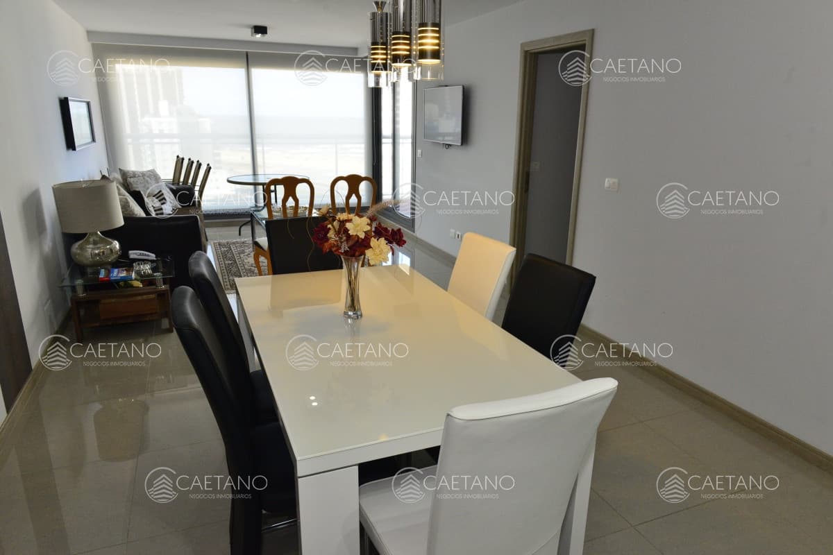 Venta apartamento 2 dormitorios Aidy Grill, Punta del Este. — foto 2