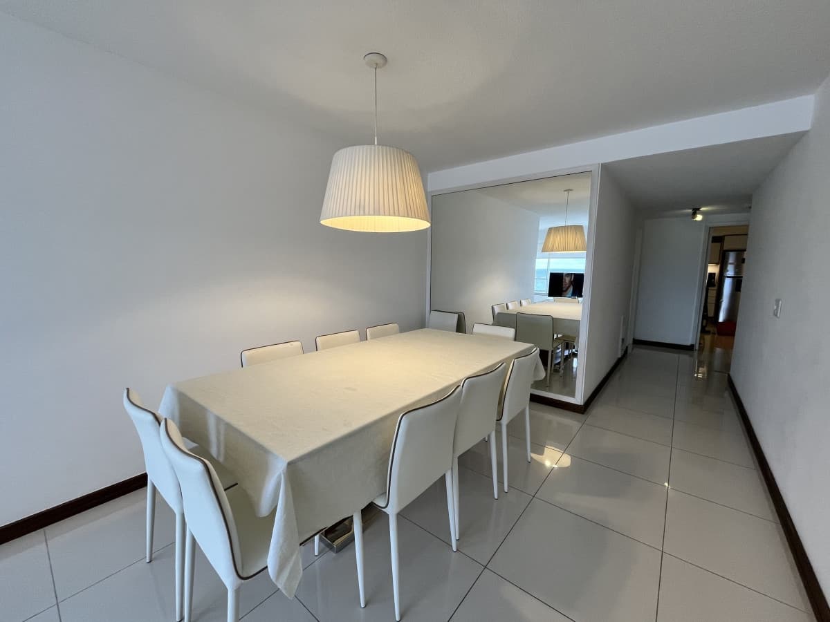 venta apartamento 3 dormitorios. Playa mansa, Punta del Este