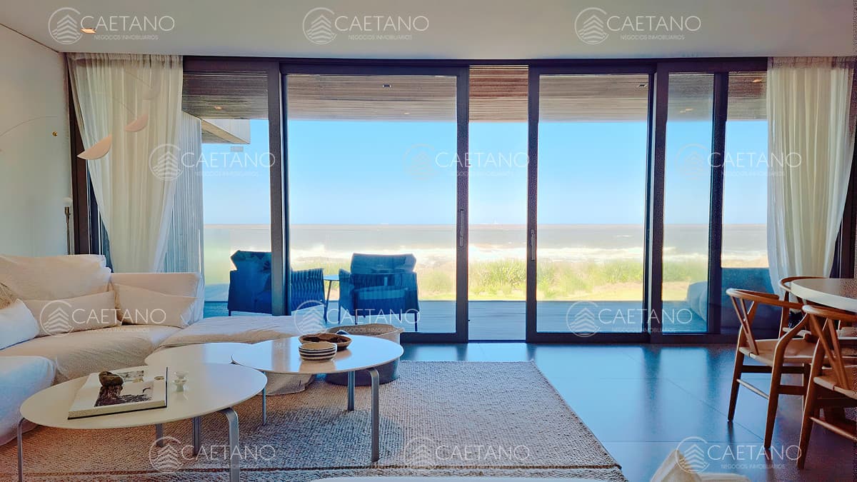 Apartamento en La Barra, 4 dormitorios, vista al mar primera linea.