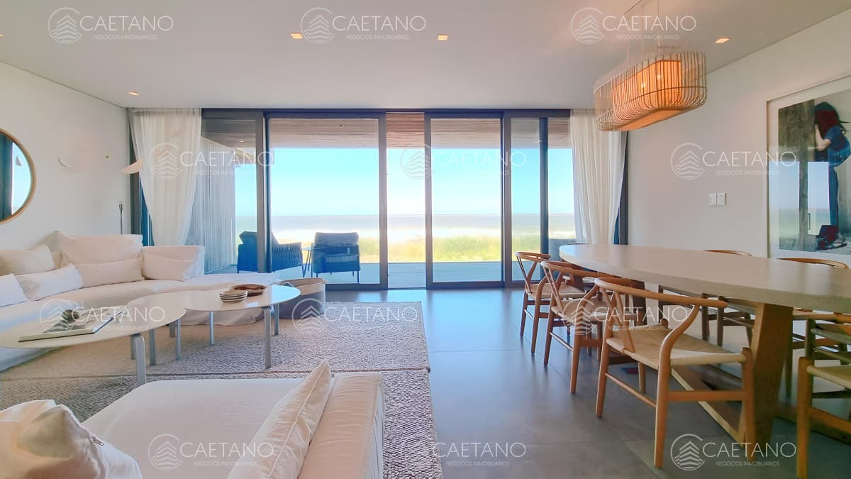 Apartamento en La Barra, 4 dormitorios, vista al mar primera linea. — foto 2