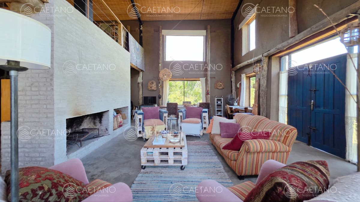 Encantadora cabaña en pleno bosque de Punta Ballena.