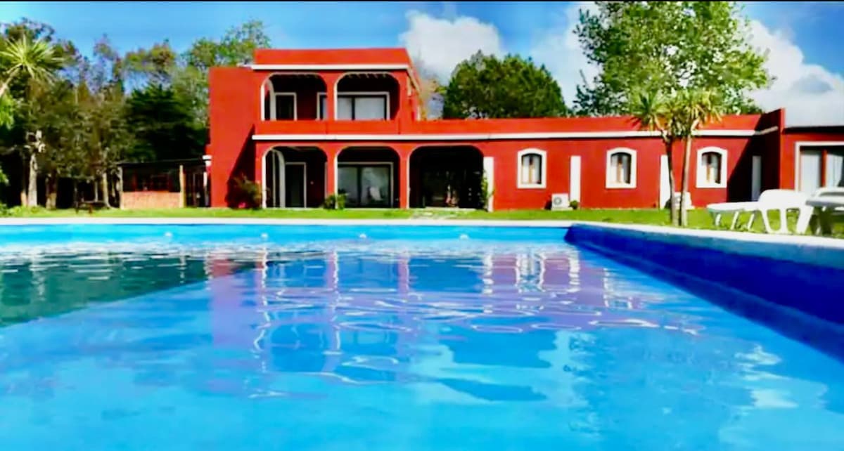 Hermosa Chacra de 6 hectáreas con 15 suites en el mejor Punto de Manantiales