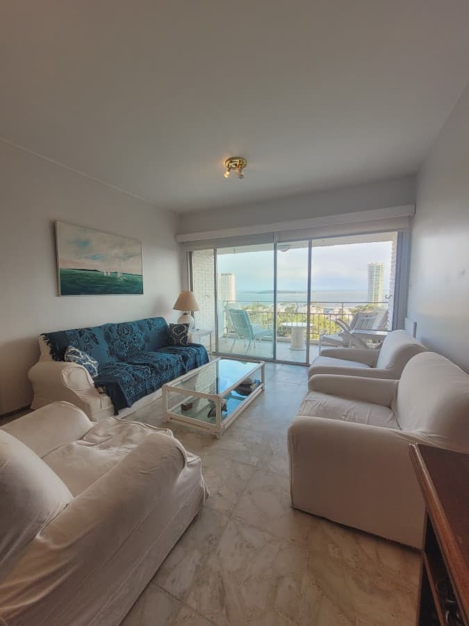 Apartamento En Venta 3 dormitorios a 400 metros del mar!!