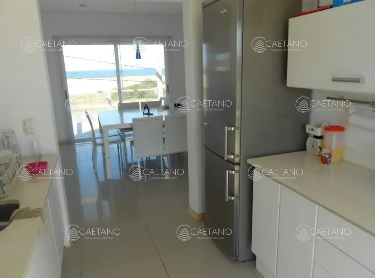 CASA FRENTE AL MAR CON VISTA UNICA — foto 2
