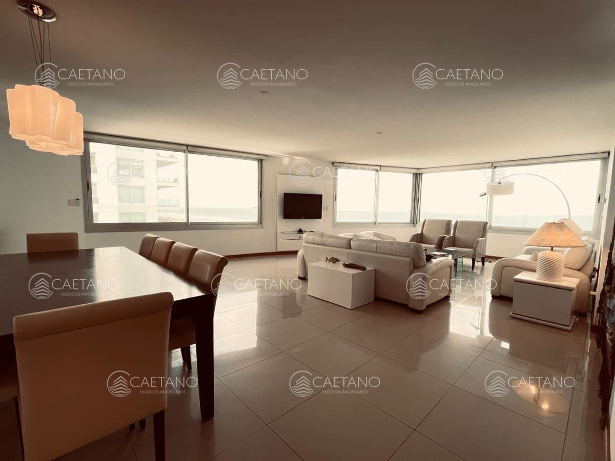 ALQUILER POR TEMPORADA DE APARTAMENTO EN TORRE DE CATEGORIA PRIMERA LINEA BRAVA