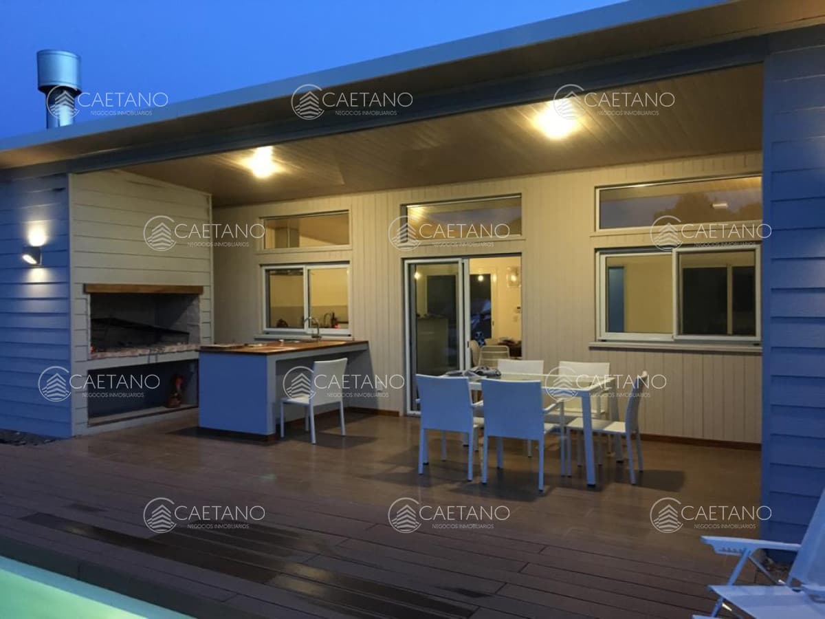 ALQUILER DE HERMOSA CASA CON PISCINA EN JOSE IGNACIO — foto 2