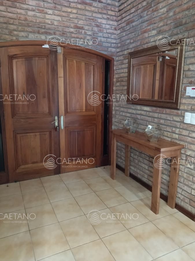 VENTA DE HERMOSA CASA 5 DORMITORIOS EN SUITE, A METROS DEL MAR. — foto 3