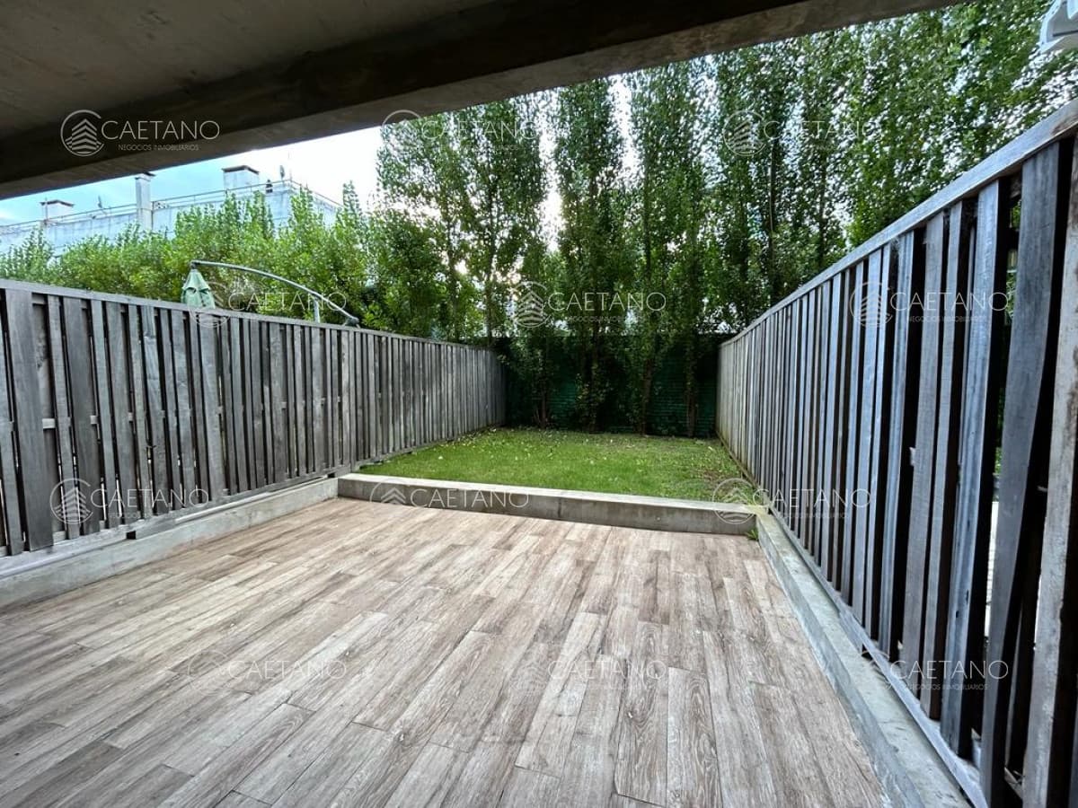 Monoambiente con jardín propio, ubicación!! Península! — foto 2