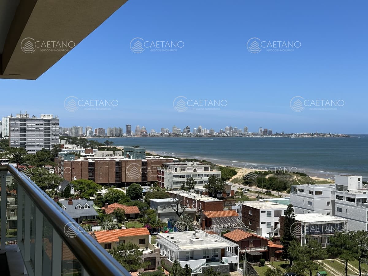 Espectacular apartamento en Mansa Punta del Este, con vista panorámica al mar. — foto 3