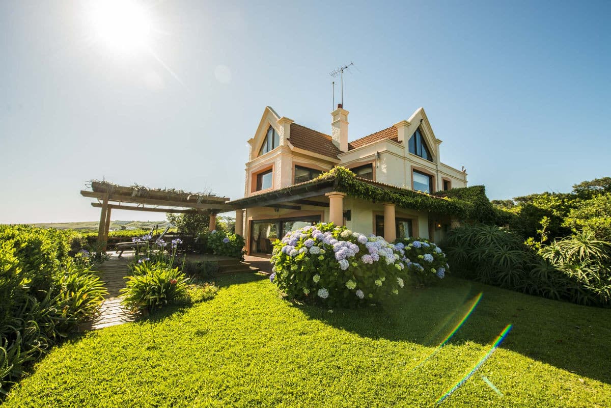 Casa sobre el mar 5 dormitorios y piscina