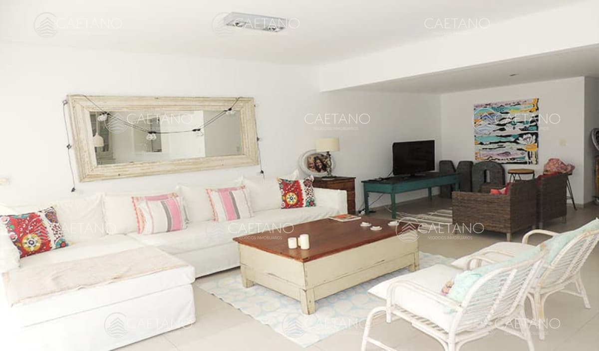 BRAVA 28. Playa Brava. Punta del Este. Hermoso PH Frente al mar. — foto 3