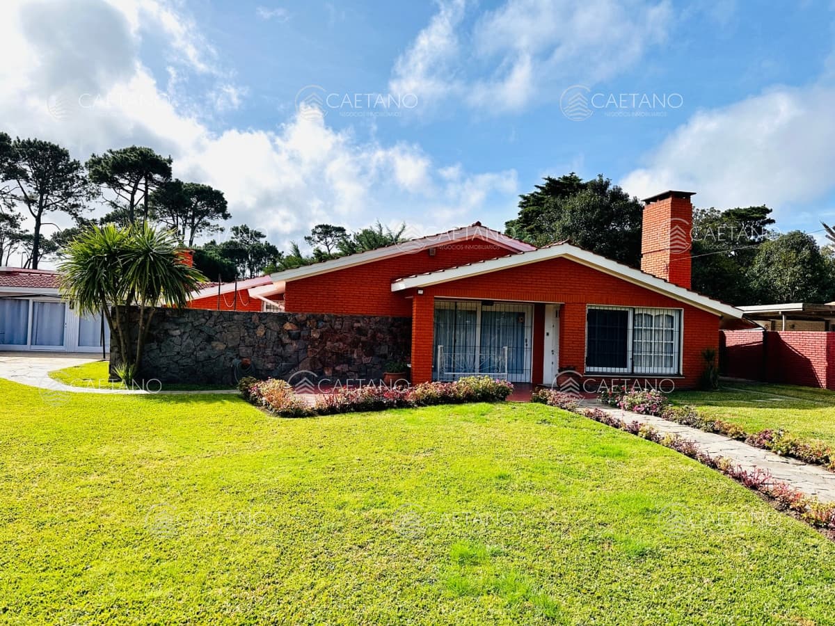 Punta del Este casa en venta de 3 dormitorios en Barrio Cantegril — foto 2