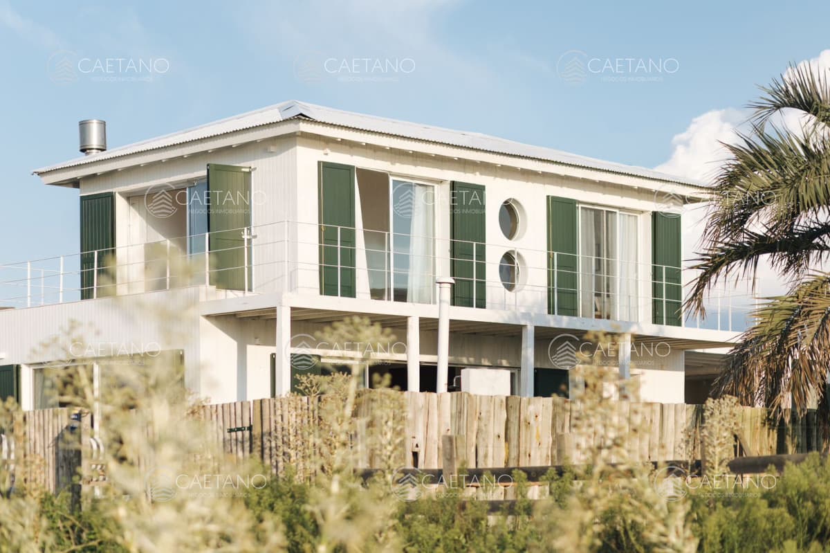 Casa en alquiler temporal, de 3 dormitorios, en Jose Ignacio, Santa Mónica