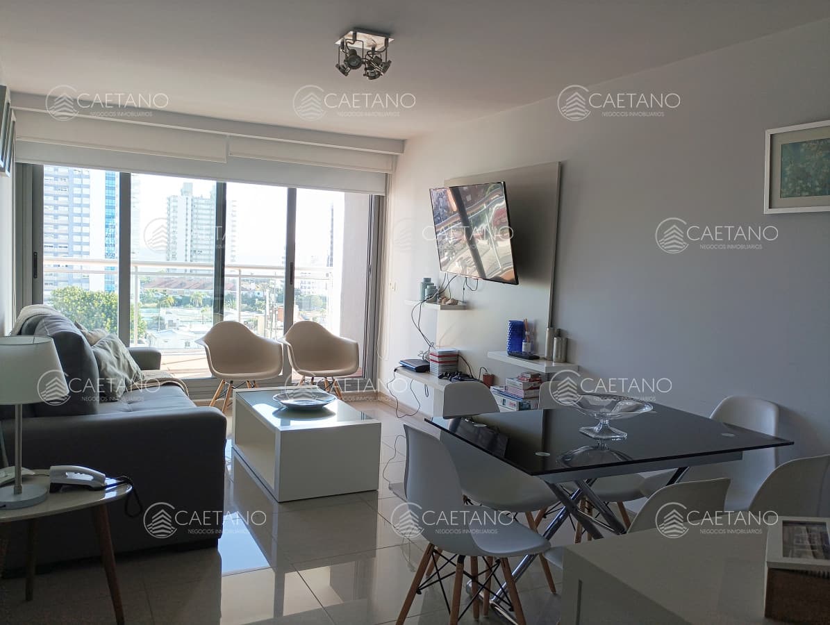 Un dormitorio y medio con vista a Playa Mansa — foto 2