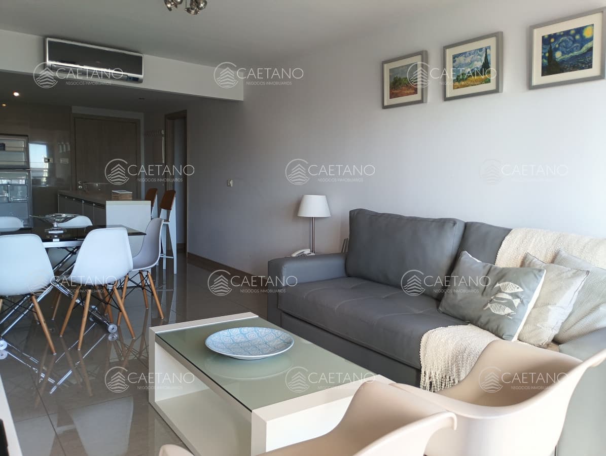 Un dormitorio y medio con vista a Playa Mansa — foto 3