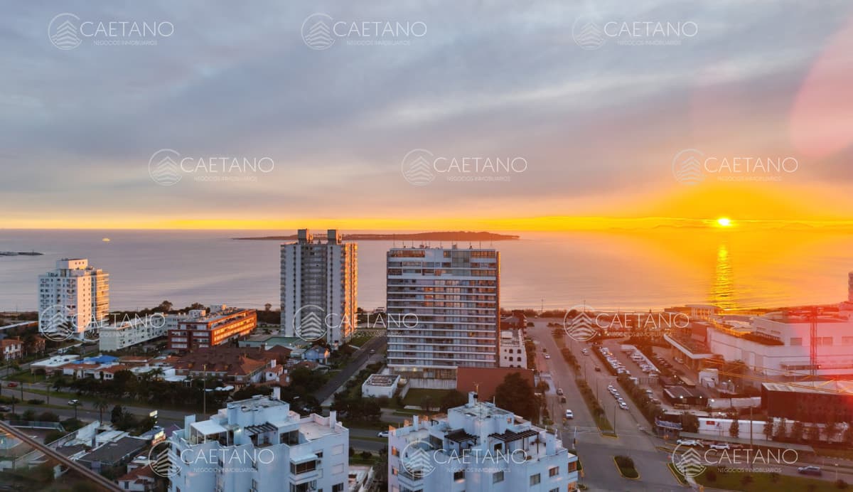 Venta apartamento 2 dormitorios. Playa mansa, Punta del Este — foto 2