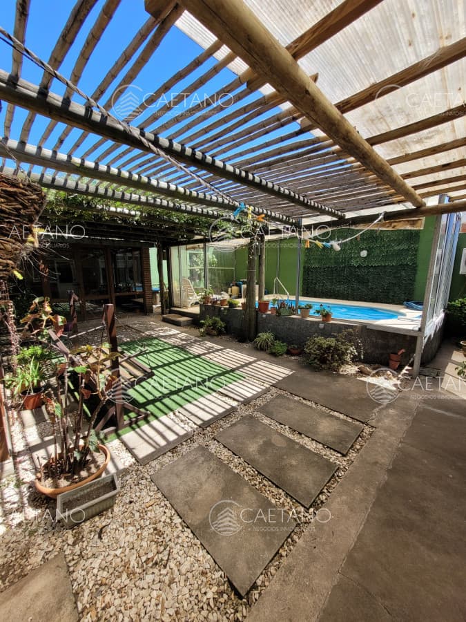 Tres dormitorios con piscina climatizada