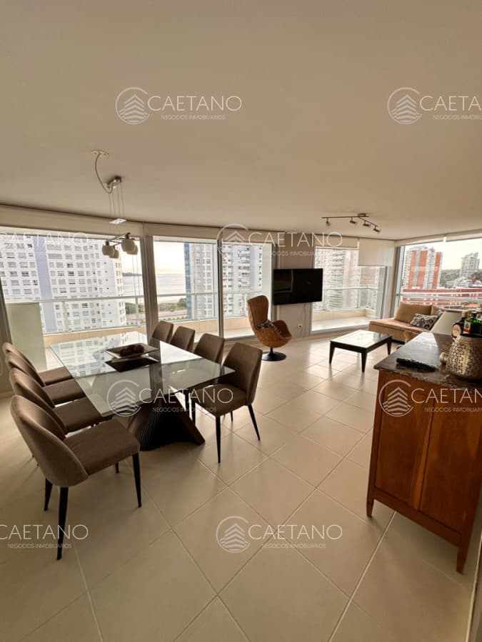 Apartamento 3 dormitorios playa mansa — foto 2