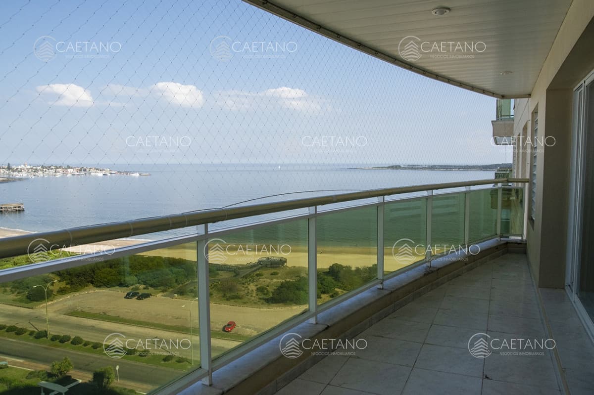 Departamento de 3 dormitorios en venta frente a Playa Mansa, Coral Tower — foto 2
