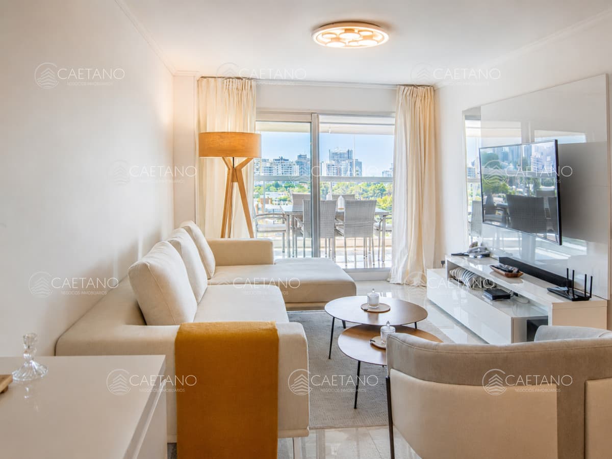 Departamento de 2 dormirorios en venta en Miami Boulevard, Punta del Este