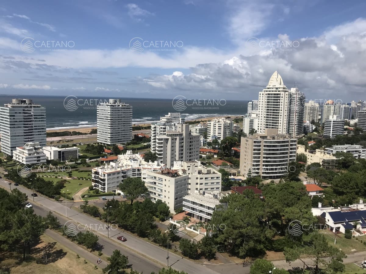 Apartamento en Torre One II. Al frente. unidad de 1 dormitorio en Punta del Este — foto 2