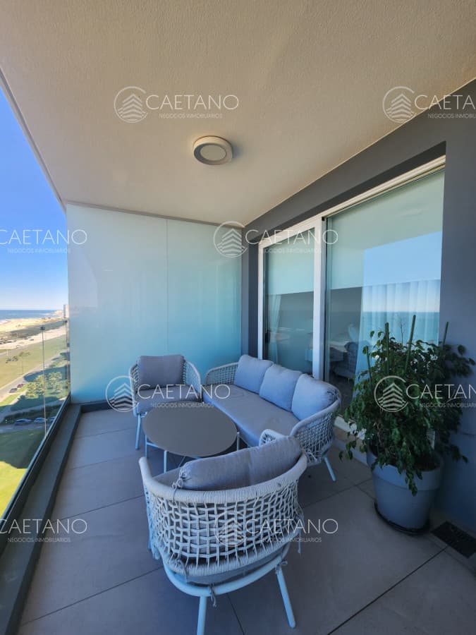 Vende apartamento de 3 dormitorios en suite, con vista al mar en Brava, Punta del Este — foto 2