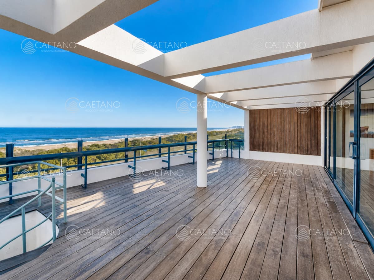 Hermoso penthouse con una ubicación privilegiada de la brava