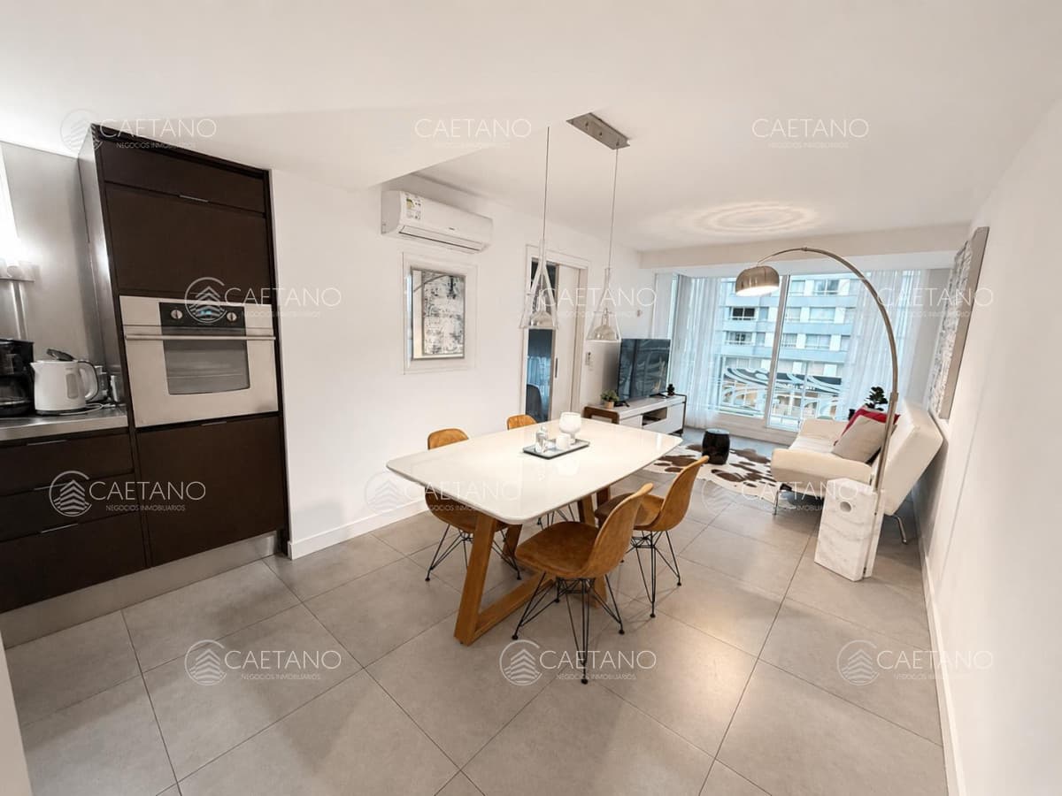 Apartamento en venta de 1 dormitorios a pasos del shopping en Punta del Este. — foto 2
