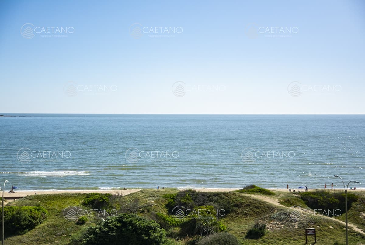 En venta hermoso departamento en Mansa con vista al mar. Torre Venetian. — foto 3
