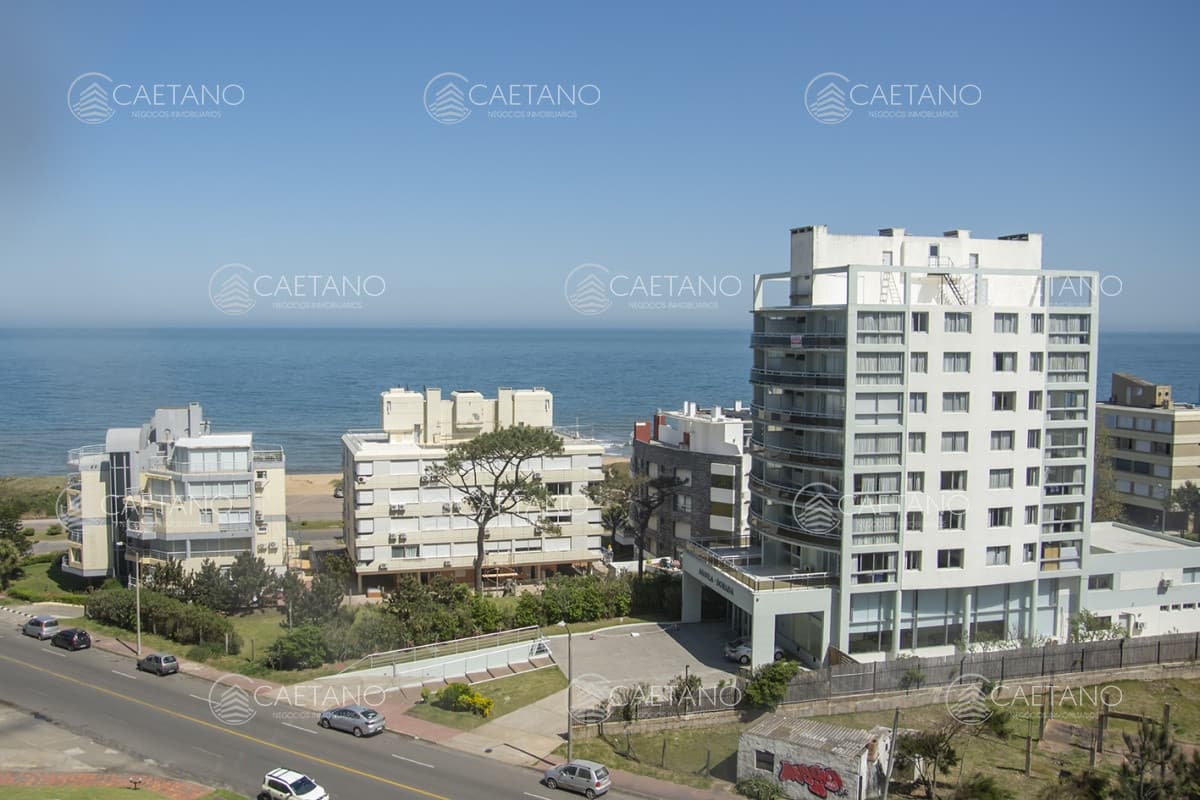 Apartamento en venta, Torre Fragata con hermosa vista al mar, Playa Mansa, Punta del Este — foto 3