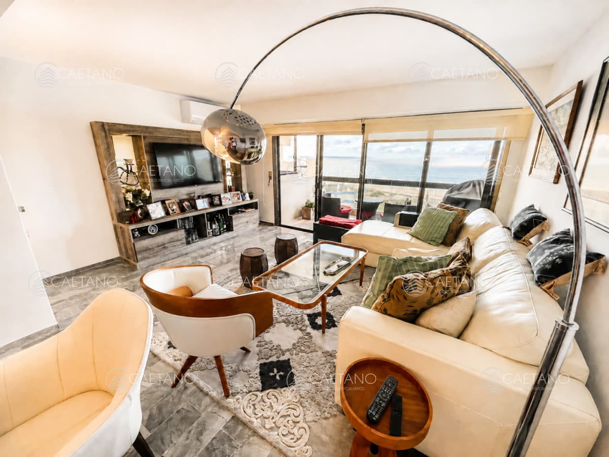 Apartamento en Venta, 3 dormitorios y servicio, en Playa Brava, Punta del Este — foto 2