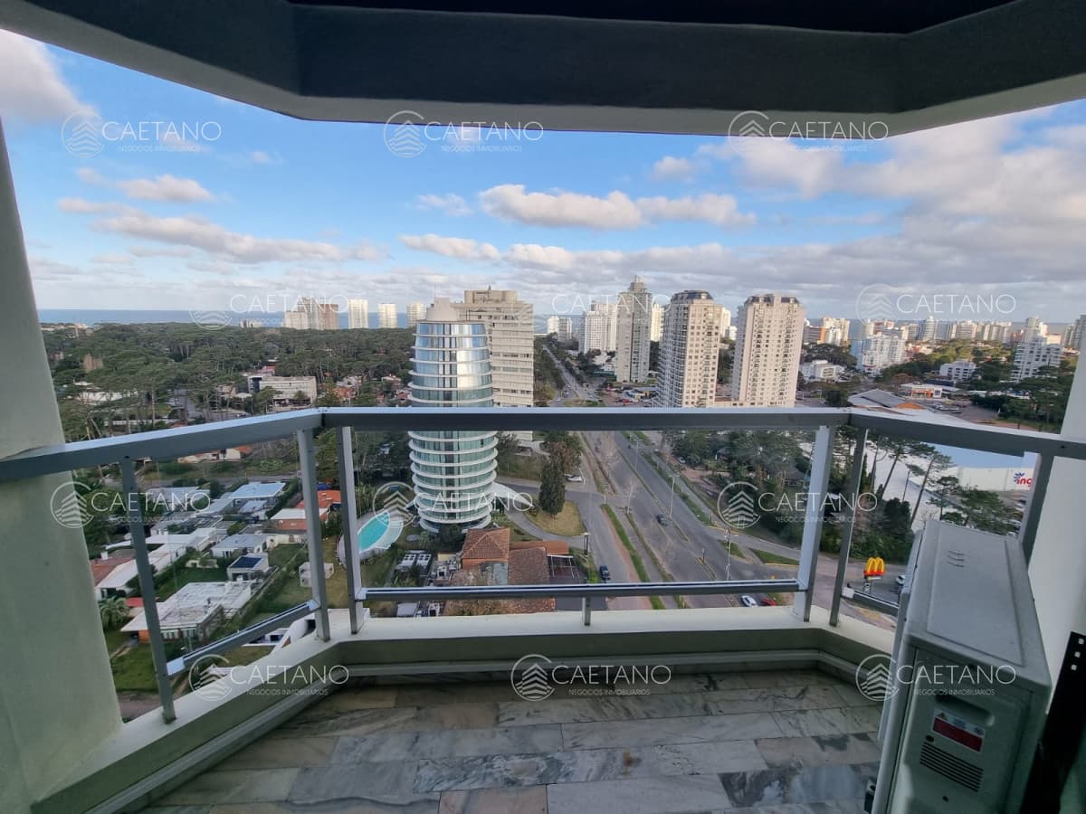 Vende espectacular apartamento de 3 dormitorios en Punta del Este — foto 2