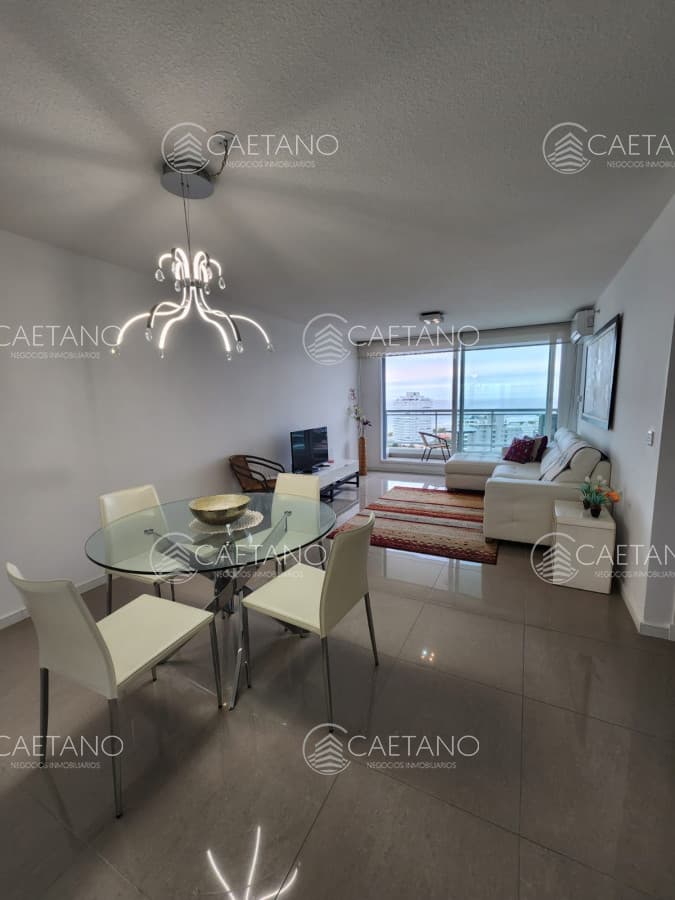 Apartamento en venta en torre One, 1 dormitorio amueblado, vista al mar, playa brava — foto 2