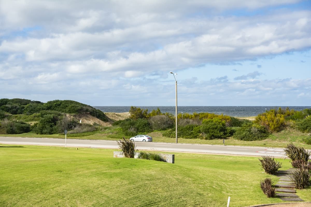 Venta apartamento 3 dormitorios. Playa brava, Punta del Este
