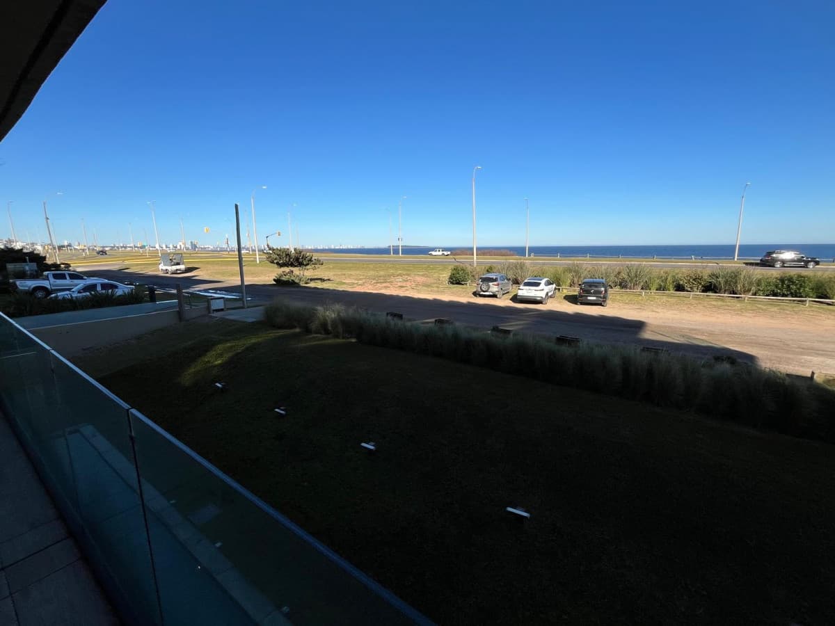 Walmer Lagoon.  Unidad en venta a estrenar de 2 dormitorios.  Frente al mar.