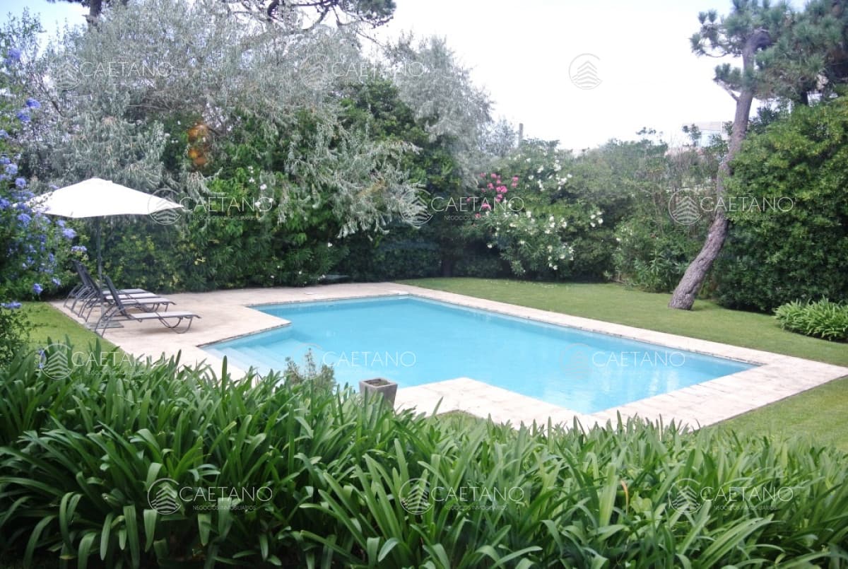 Casa en venta de 5 dormitorios a metros del mar — foto 2
