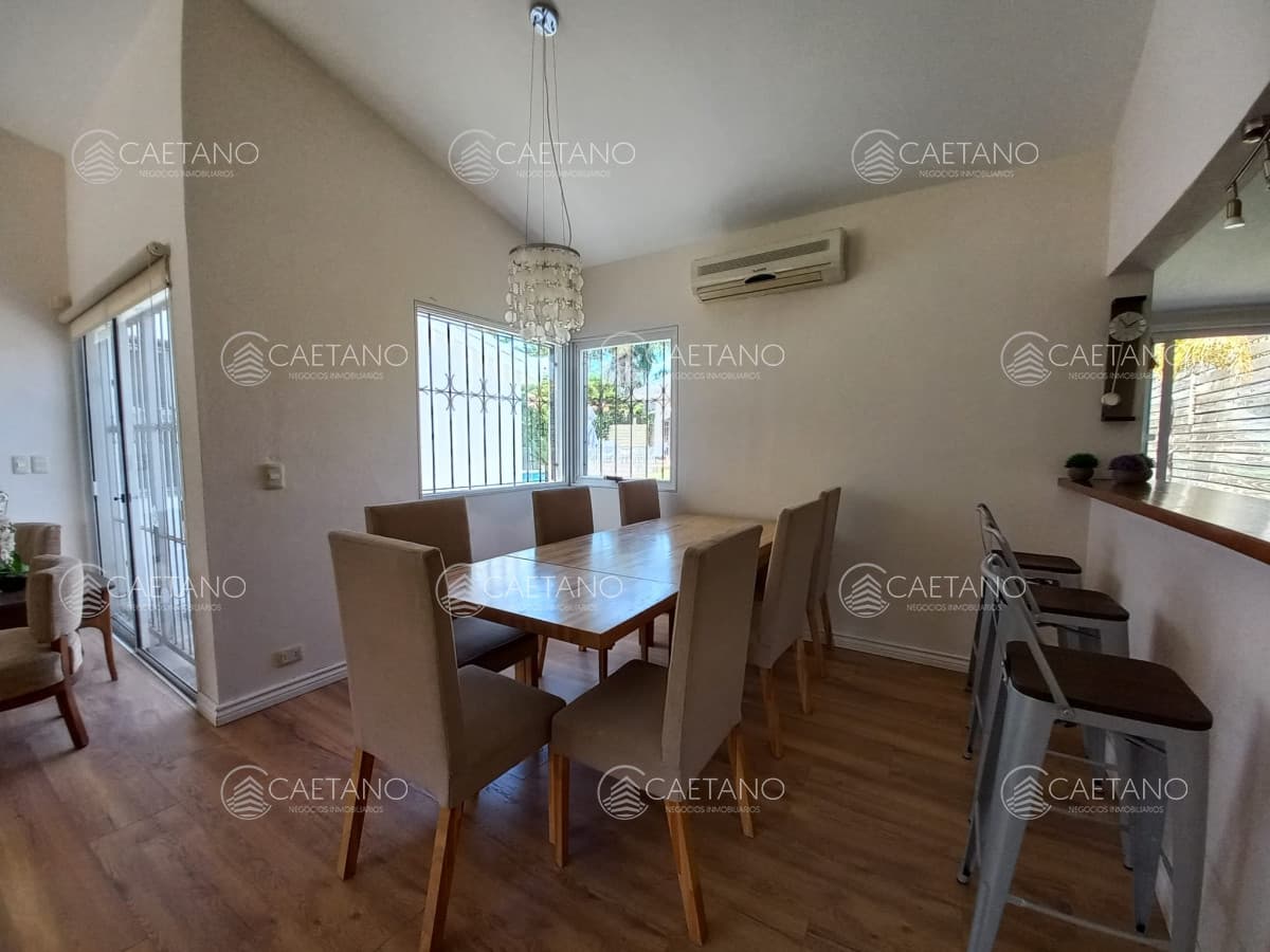 Vende casa de 3 dormitorios totalmente reformada. Con piscina climatizada. Cerca de colegios, Punta del Este — foto 3