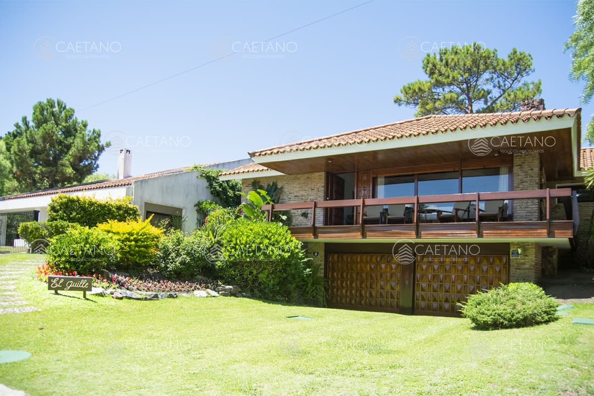 Hermosa casa en venta a pocos metros del mar. — foto 2