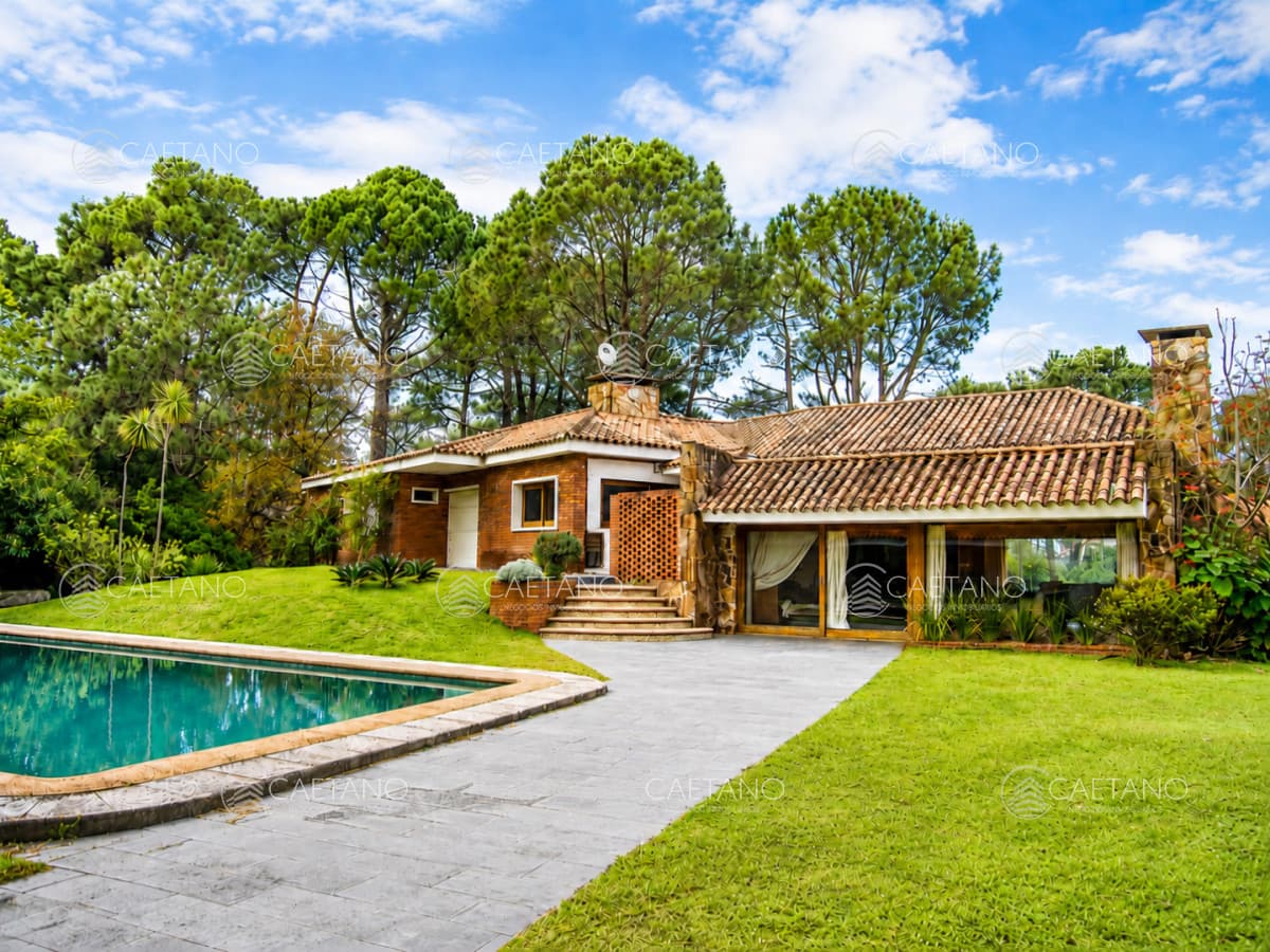 Casa de 4 dormitorios con agradable entorno. — foto 3