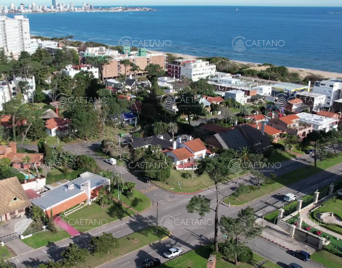 Casa de 4 dormitorios en Venta , Punta del este