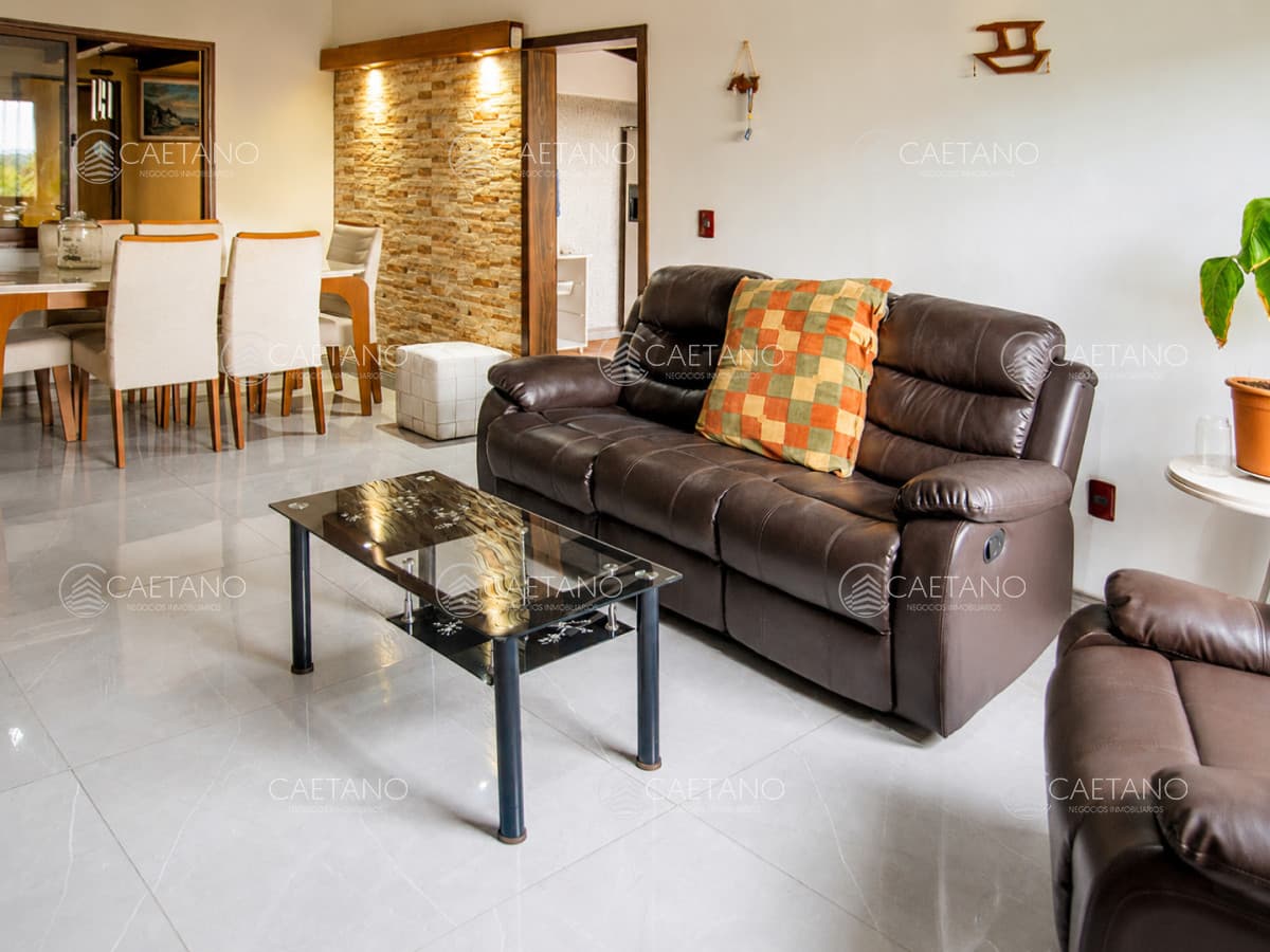 En venta casa de 4 dormitorios en Barrio 4 H en Maldonado, con barbacoa y piscina — foto 3