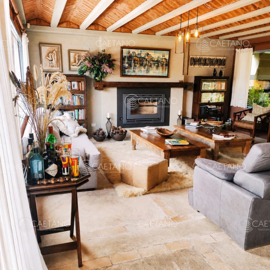 Hermosa casa de  2 niveles, con amplios espacios. — foto 3