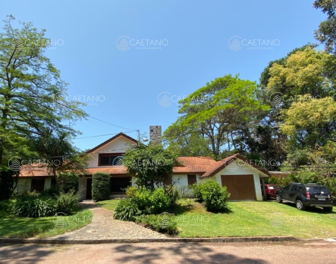 Hermosa Chalet en venta, Mansa., Bajo de Precio.